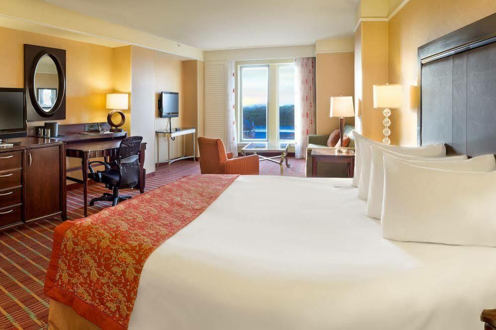 Renaissance Montgomery Hotel & Spa At The Convention Center Exteriör bild